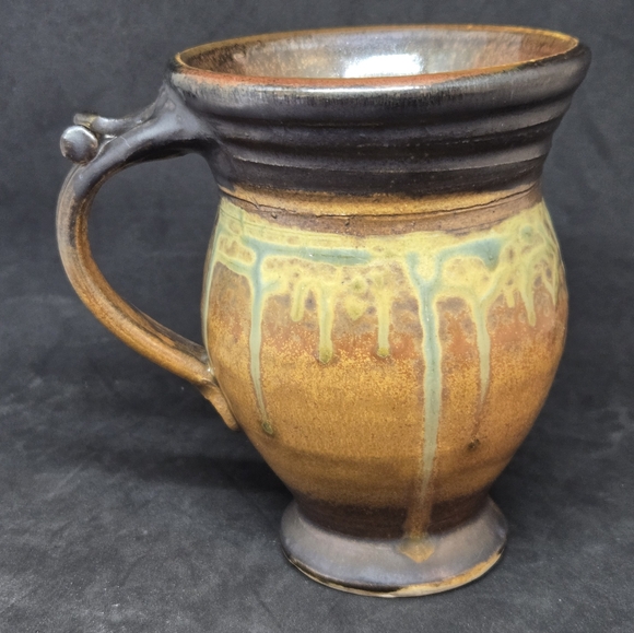 Studio Pottery Drip Glaze Thumb Grip Handle Footed Mug Cup Signed - Picture 8 of 15